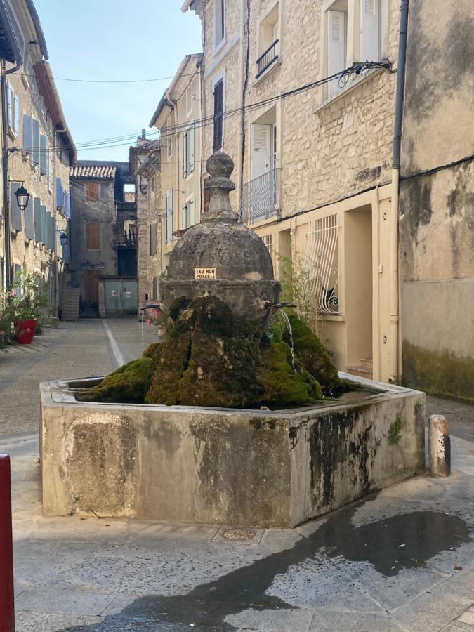 Le Studio En Provence Saint Didier  Luaran gambar